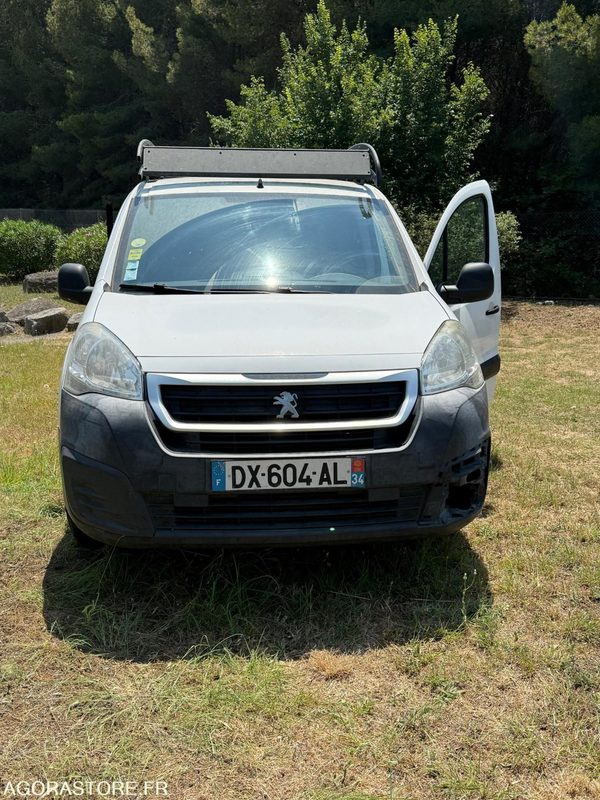 PEUGEOT PARTNER 121 L2 1.6 HDI 90 BVM5 - 2015 / 248865 KM - Kleine bestelwagen: afbeelding 1 PEUGEOT PARTNER 121 L2 1.6 HDI 90 BVM5 - 2015 / 248865 KM - Kleine bestelwagen: afbeelding 1