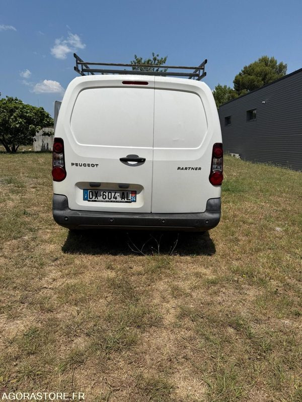 PEUGEOT PARTNER 121 L2 1.6 HDI 90 BVM5 - 2015 / 248865 KM - Kleine bestelwagen: afbeelding 4 PEUGEOT PARTNER 121 L2 1.6 HDI 90 BVM5 - 2015 / 248865 KM - Kleine bestelwagen: afbeelding 4