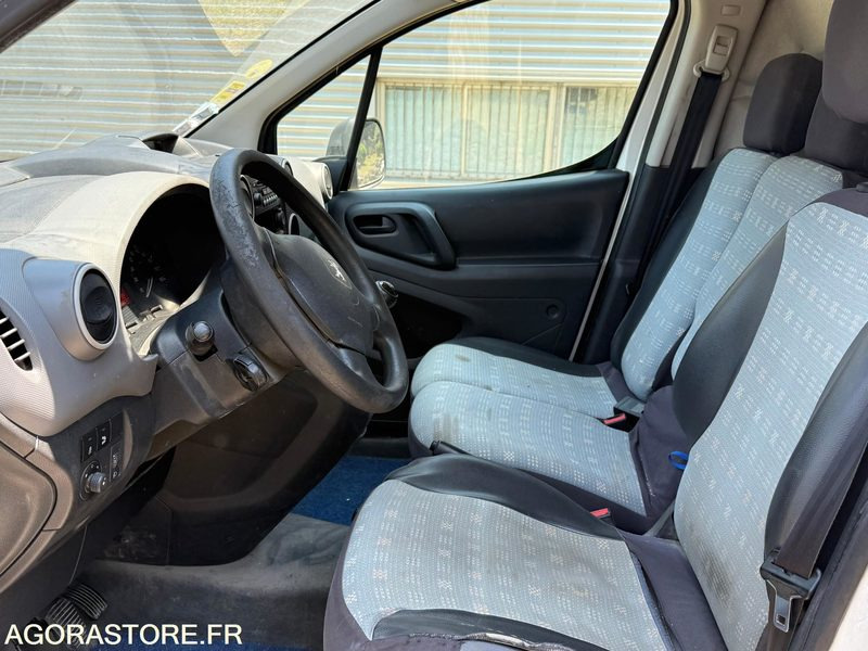 PEUGEOT PARTNER 121 L2 1.6 HDI 90 BVM5 - 2015 / 248865 KM - Kleine bestelwagen: afbeelding 5 PEUGEOT PARTNER 121 L2 1.6 HDI 90 BVM5 - 2015 / 248865 KM - Kleine bestelwagen: afbeelding 5