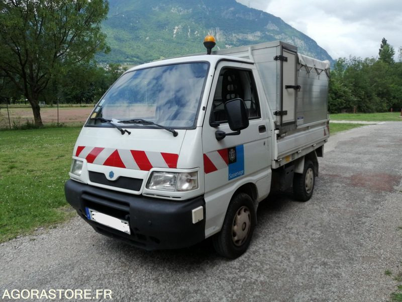 PIAGGO 720 BXM 38 POUR PIECES SANS CONTROLE TECHNIQUE - Kipper bestelwagen: afbeelding 2 PIAGGO 720 BXM 38 POUR PIECES SANS CONTROLE TECHNIQUE - Kipper bestelwagen: afbeelding 2