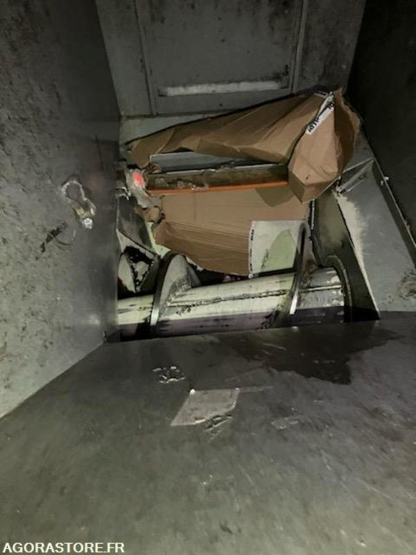 PRESSE A CARTON A VIS PRESTO SPN15 - 2009 - Gereedschap/ Toebehoor: afbeelding 1 PRESSE A CARTON A VIS PRESTO SPN15 - 2009 - Gereedschap/ Toebehoor: afbeelding 1