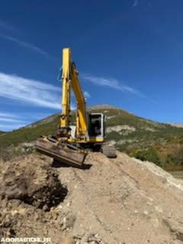 Pelle New Holland E135SR-1ES Diesel 2007 - Rupsgraafmachine: afbeelding 3 Pelle New Holland E135SR-1ES Diesel 2007 - Rupsgraafmachine: afbeelding 3