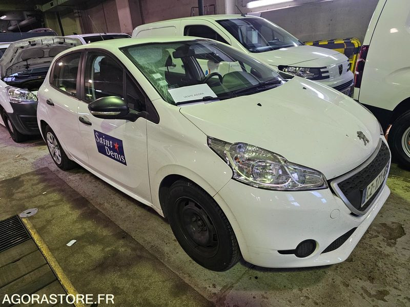 Peugeot 208 - 2013 - 68915kms - CZ 171 WS - Personenwagen: afbeelding 2 Peugeot 208 - 2013 - 68915kms - CZ 171 WS - Personenwagen: afbeelding 2