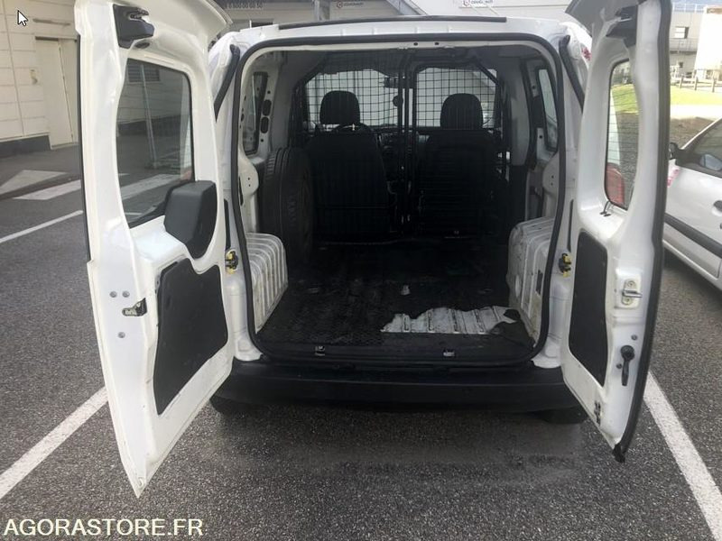 Peugeot BIPPER diesel de 2014 (réf. interne 4253) - Kleine bestelwagen: afbeelding 5 Peugeot BIPPER diesel de 2014 (réf. interne 4253) - Kleine bestelwagen: afbeelding 5
