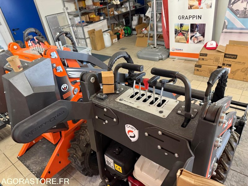 Porte outils SSQ11 PUROSANGUE Worky quad Plus Essence NEUF - Tuinmachine: afbeelding 4 Porte outils SSQ11 PUROSANGUE Worky quad Plus Essence NEUF - Tuinmachine: afbeelding 4