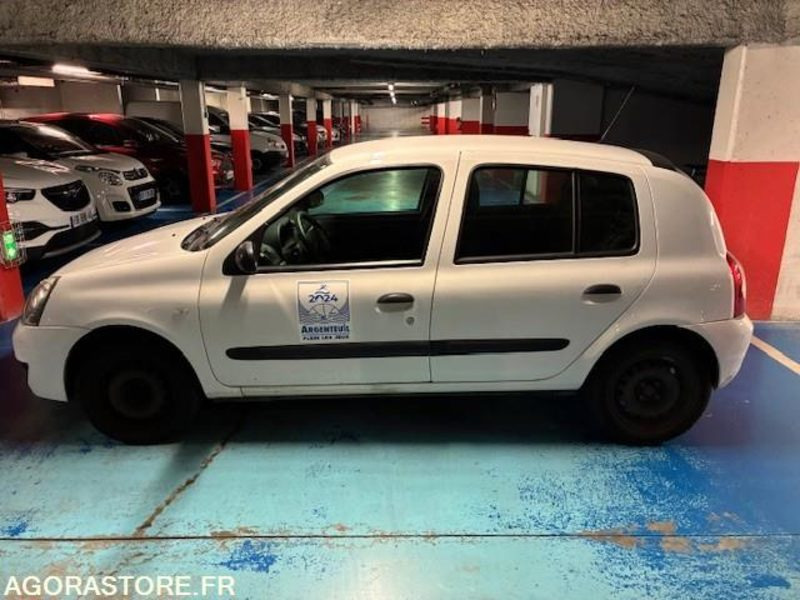 RENAULT CLIO ESSENCE de 2008 avec 153100 KMS PARFAIT ETAT ET ROULANTE - Personenwagen: afbeelding 2 RENAULT CLIO ESSENCE de 2008 avec 153100 KMS PARFAIT ETAT ET ROULANTE - Personenwagen: afbeelding 2