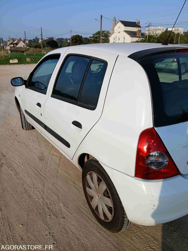 RENAULT CLIO II 1.5 DCI DE 2008 - Personenwagen: afbeelding 4 RENAULT CLIO II 1.5 DCI DE 2008 - Personenwagen: afbeelding 4