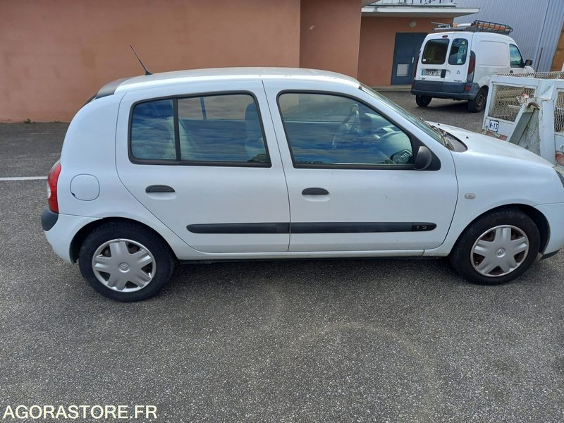 RENAULT CLIO PHASE 2-1.2 I 60CV-2005-ESSENCE-122 018 KMS-5 PORTES-ROULANTE-CT OK - Personenwagen: afbeelding 3 RENAULT CLIO PHASE 2-1.2 I 60CV-2005-ESSENCE-122 018 KMS-5 PORTES-ROULANTE-CT OK - Personenwagen: afbeelding 3