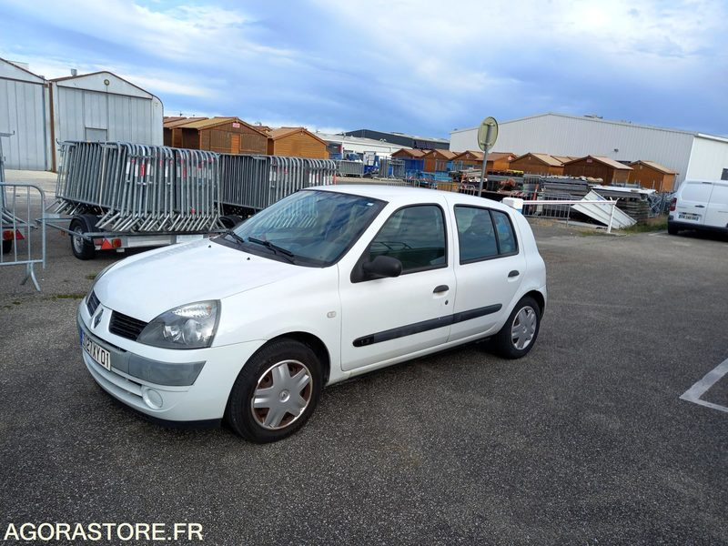 RENAULT CLIO PHASE 2-1.2 I 60CV-2005-ESSENCE-122 018 KMS-5 PORTES-ROULANTE-CT OK - Personenwagen: afbeelding 1 RENAULT CLIO PHASE 2-1.2 I 60CV-2005-ESSENCE-122 018 KMS-5 PORTES-ROULANTE-CT OK - Personenwagen: afbeelding 1