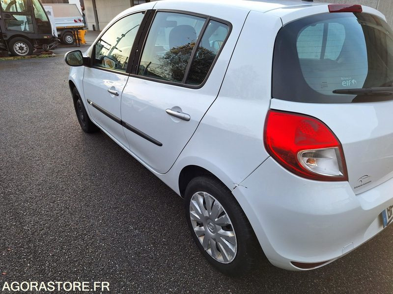 RENAULT CLIO3 Phase2 _ 3 places _ Diesel 1.5DCI - Personenwagen: afbeelding 3 RENAULT CLIO3 Phase2 _ 3 places _ Diesel 1.5DCI - Personenwagen: afbeelding 3