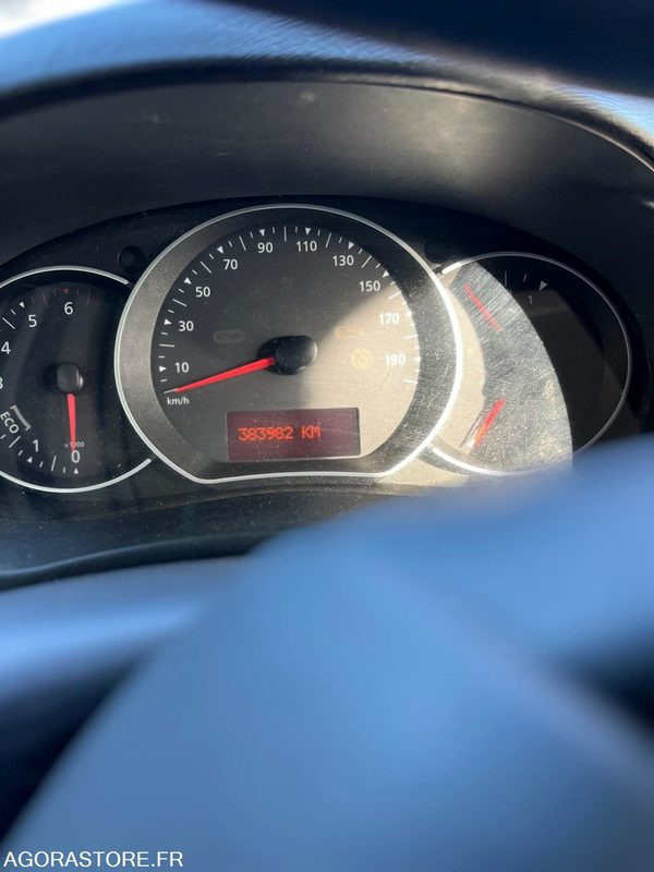 RENAULT KANGOO - 2013 / 383982 KM(CW-749-EJ) (MD233) - Kleine bestelwagen: afbeelding 4 RENAULT KANGOO - 2013 / 383982 KM(CW-749-EJ) (MD233) - Kleine bestelwagen: afbeelding 4