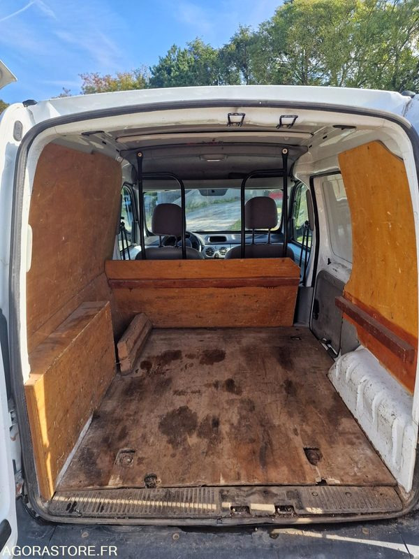 Kleine bestelwagen RENAULT KANGOO - LOT N°1: afbeelding 6 Kleine bestelwagen RENAULT KANGOO - LOT N°1: afbeelding 6