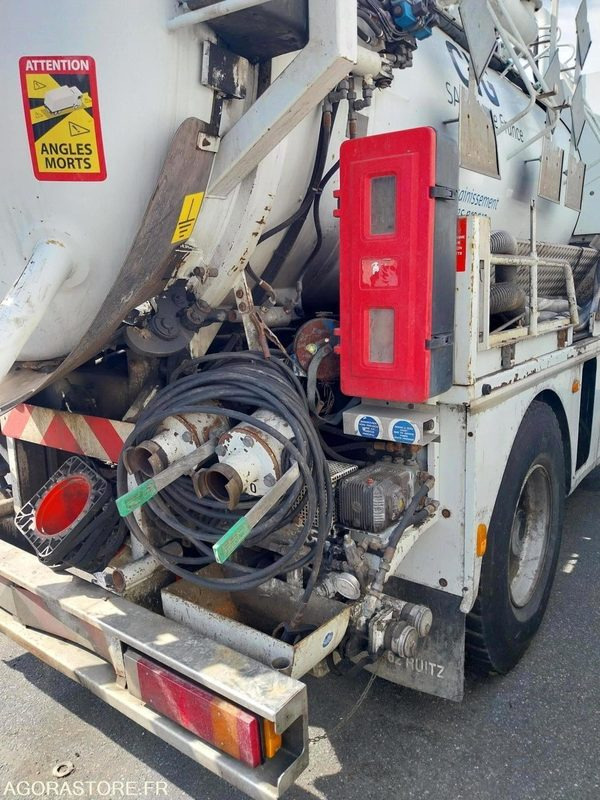 RENAULT Kerax 320 HUWER ADR 2002 (165000Km) ROULANT EXPORT UNIQUEMENT - Vacuümwagen: afbeelding 5 RENAULT Kerax 320 HUWER ADR 2002 (165000Km) ROULANT EXPORT UNIQUEMENT - Vacuümwagen: afbeelding 5