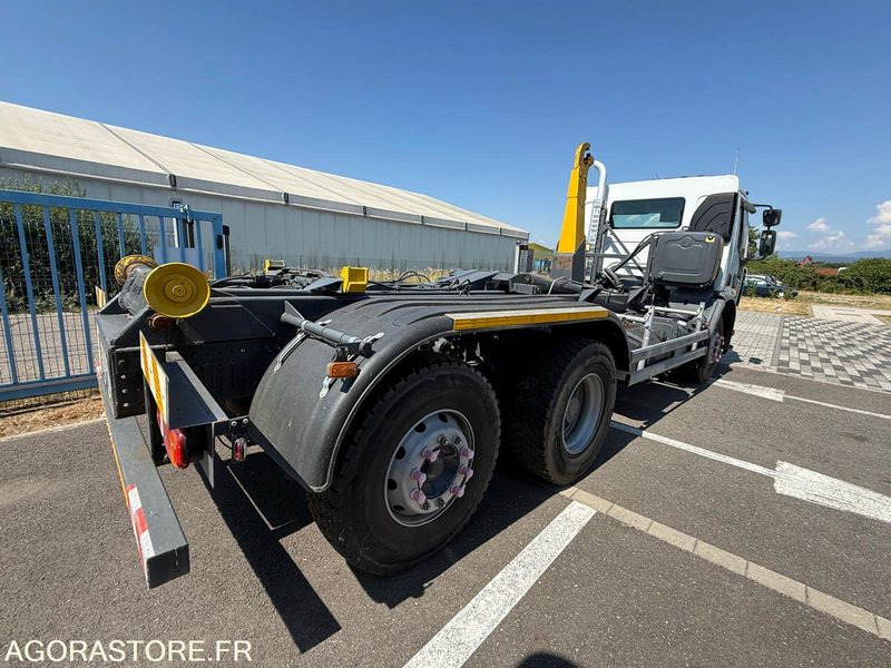 RENAULT LANDER 320 - 6X2 - POLYBENNE - AMPLIROLL - Haakarmsysteem vrachtwagen: afbeelding 3 RENAULT LANDER 320 - 6X2 - POLYBENNE - AMPLIROLL - Haakarmsysteem vrachtwagen: afbeelding 3