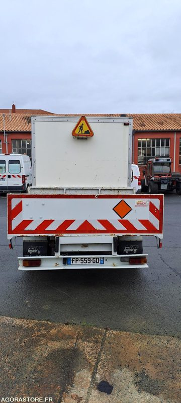 RENAULT MASCOTT PLATEAU ET CELLULE ATELIER - 213216km - 2001 - Kipper bestelwagen: afbeelding 4 RENAULT MASCOTT PLATEAU ET CELLULE ATELIER - 213216km - 2001 - Kipper bestelwagen: afbeelding 4