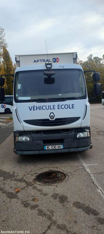 RENAULT MIDLUM AUTO ECOLE 240 DXI - 2009 - 337340 Kms - Schuifzeilen vrachtwagen: afbeelding 1 RENAULT MIDLUM AUTO ECOLE 240 DXI - 2009 - 337340 Kms - Schuifzeilen vrachtwagen: afbeelding 1