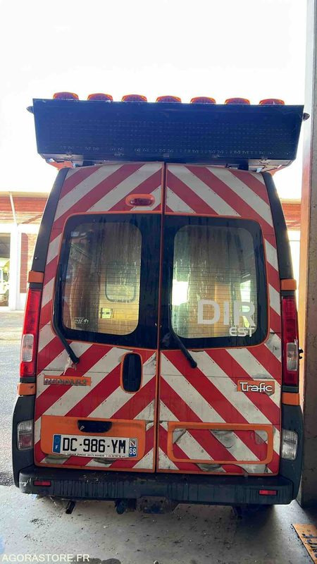 RENAULT TRAFIC - 2014 - 439000 KM - DC986YM - Gesloten bestelwagen: afbeelding 2 RENAULT TRAFIC - 2014 - 439000 KM - DC986YM - Gesloten bestelwagen: afbeelding 2