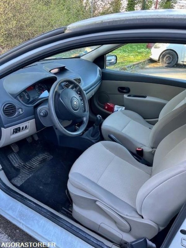 Renault Clio 164741 kms 2007 - Personenwagen: afbeelding 5 Renault Clio 164741 kms 2007 - Personenwagen: afbeelding 5