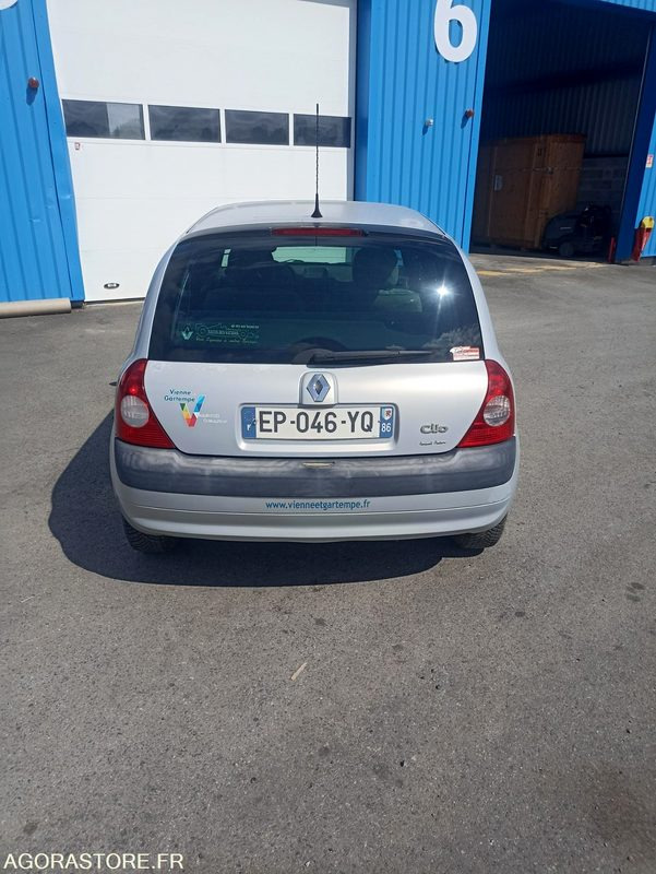 Renault Clio 2 1.5 dCi - 107100kms - 2004 - Personenwagen: afbeelding 4 Renault Clio 2 1.5 dCi - 107100kms - 2004 - Personenwagen: afbeelding 4