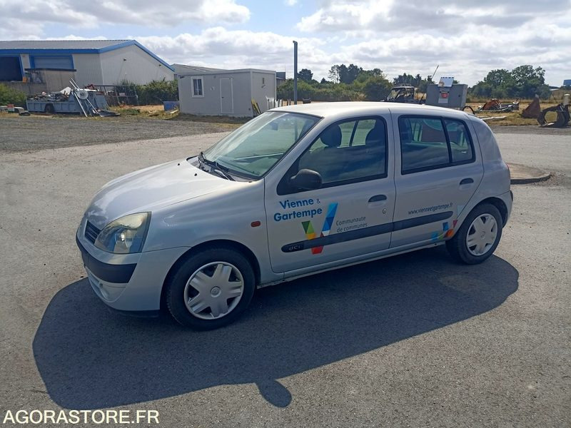 Renault Clio 2 1.5 dCi - 107100kms - 2004 - Personenwagen: afbeelding 2 Renault Clio 2 1.5 dCi - 107100kms - 2004 - Personenwagen: afbeelding 2