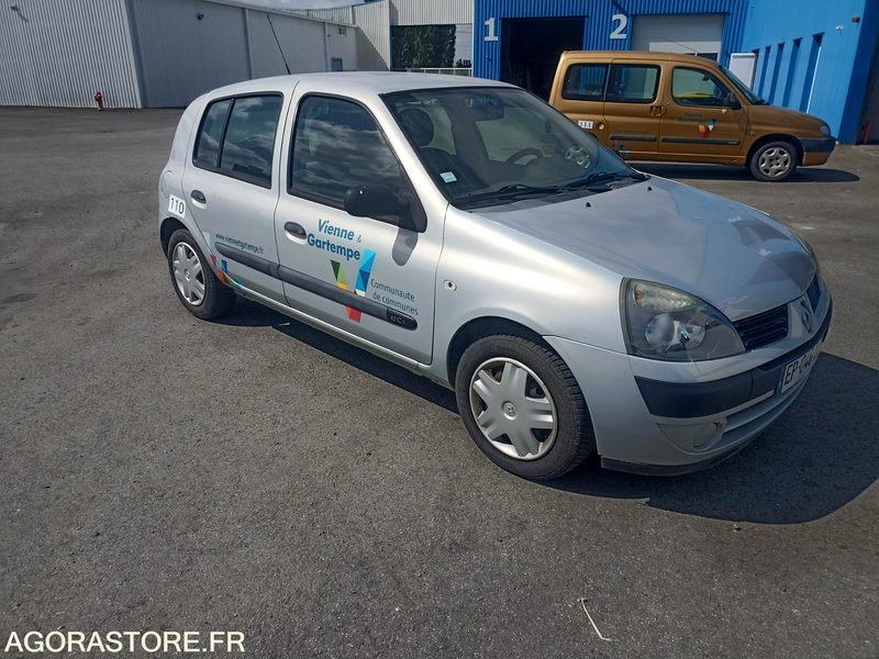 Renault Clio 2 1.5 dCi - 107100kms - 2004 - Personenwagen: afbeelding 3 Renault Clio 2 1.5 dCi - 107100kms - 2004 - Personenwagen: afbeelding 3