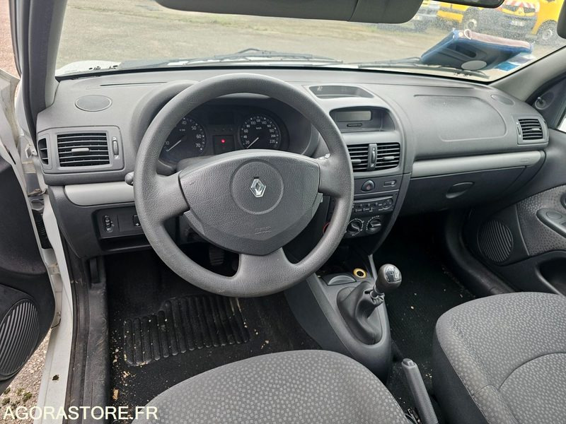 Renault Clio - 2007 - 237145km - DY887CL - Personenwagen: afbeelding 5 Renault Clio - 2007 - 237145km - DY887CL - Personenwagen: afbeelding 5
