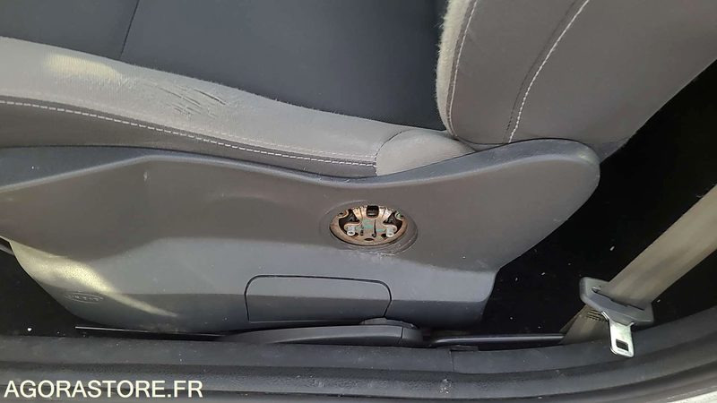 Renault Clio - 2012 - 248657kms - CC553YS - Personenwagen: afbeelding 4 Renault Clio - 2012 - 248657kms - CC553YS - Personenwagen: afbeelding 4