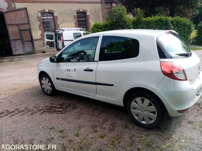 Renault Clio III 2 places 1.5 L Diesel - 211 000km - Personenwagen: afbeelding 5 Renault Clio III 2 places 1.5 L Diesel - 211 000km - Personenwagen: afbeelding 5