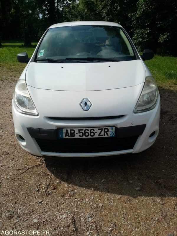 Renault Clio III 2 places 1.5 L Diesel - 211 000km - Personenwagen: afbeelding 1 Renault Clio III 2 places 1.5 L Diesel - 211 000km - Personenwagen: afbeelding 1