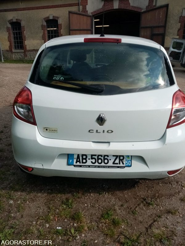 Renault Clio III 2 places 1.5 L Diesel - 211 000km - Personenwagen: afbeelding 4 Renault Clio III 2 places 1.5 L Diesel - 211 000km - Personenwagen: afbeelding 4