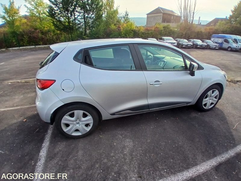 Renault Clio IV – Diesel – 2016-205 826 km - Personenwagen: afbeelding 3 Renault Clio IV – Diesel – 2016-205 826 km - Personenwagen: afbeelding 3