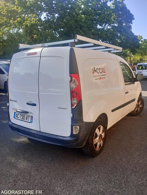 Renault Kangoo 6CV 136506 kms 2009 - Kleine bestelwagen: afbeelding 2 Renault Kangoo 6CV 136506 kms 2009 - Kleine bestelwagen: afbeelding 2