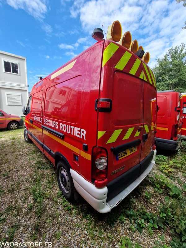 Renault Master - 2005 - 22473 - 2254YG27 - Gesloten bestelwagen: afbeelding 4 Renault Master - 2005 - 22473 - 2254YG27 - Gesloten bestelwagen: afbeelding 4
