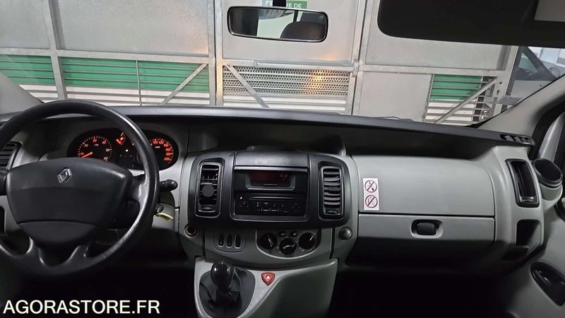 Renault Trafic - 2004 - 257907kms - 1707-XB-22 - Minibus, Personenvervoer: afbeelding 5 Renault Trafic - 2004 - 257907kms - 1707-XB-22 - Minibus, Personenvervoer: afbeelding 5