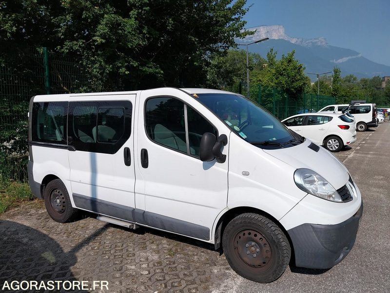 Renault Trafic 9 places DA-953-LM de 2013 avec 135 698 kms - Minibus, Personenvervoer: afbeelding 1 Renault Trafic 9 places DA-953-LM de 2013 avec 135 698 kms - Minibus, Personenvervoer: afbeelding 1