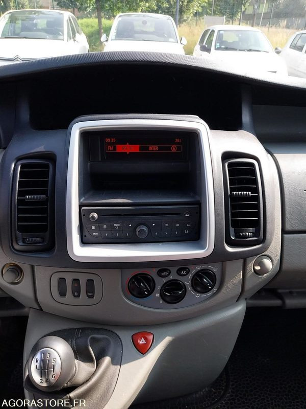 Renault Trafic 9 places DA-953-LM de 2013 avec 135 698 kms - Minibus, Personenvervoer: afbeelding 4 Renault Trafic 9 places DA-953-LM de 2013 avec 135 698 kms - Minibus, Personenvervoer: afbeelding 4