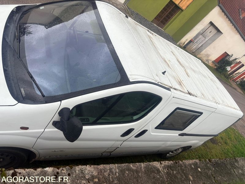Renault Trafic dci 115 / 228000 km - Immatriculation anglaise - Kleine bestelwagen, Bestelwagen met dubbele cabine: afbeelding 5 Renault Trafic dci 115 / 228000 km - Immatriculation anglaise - Kleine bestelwagen, Bestelwagen met dubbele cabine: afbeelding 5