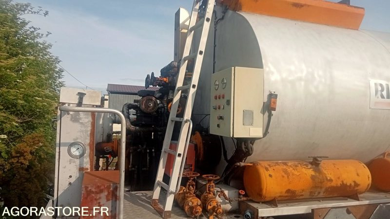 Répandeuse à bitume de 8500 litres (sans le porteur) - Asfaltmachine: afbeelding 4 Répandeuse à bitume de 8500 litres (sans le porteur) - Asfaltmachine: afbeelding 4
