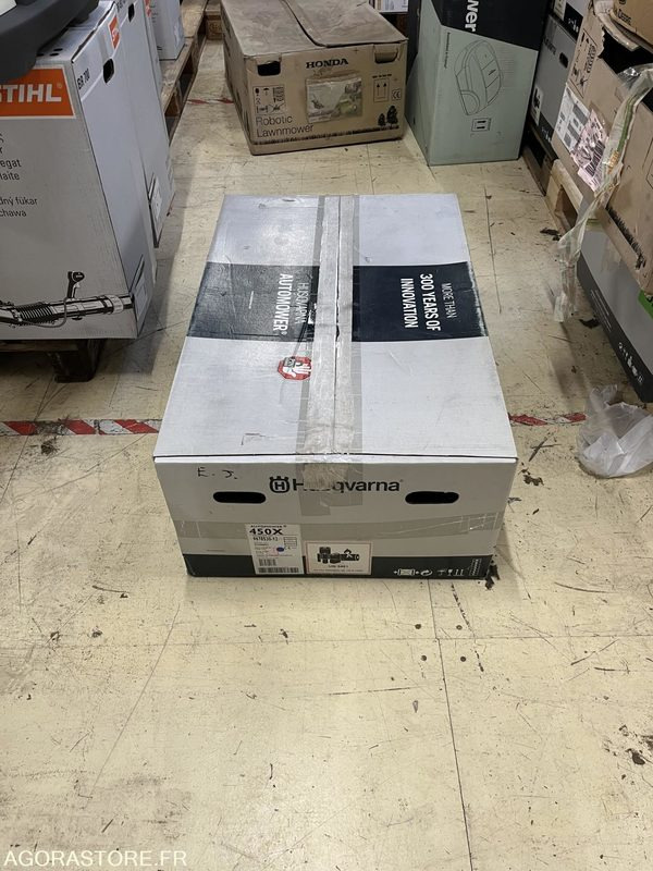 Robot Husqvarna 450X neuf en carton garantie 2 ans + kit installation - Gazonmaaier: afbeelding 2 Robot Husqvarna 450X neuf en carton garantie 2 ans + kit installation - Gazonmaaier: afbeelding 2