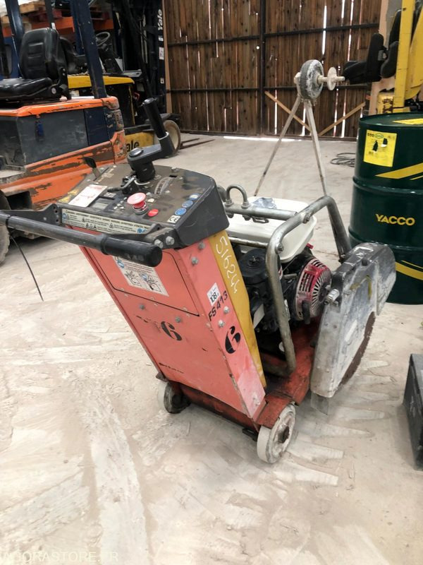 SCIE A SOL HUSQVARNA FS413 - 500 mm - Bouwmaterieel: afbeelding 4 SCIE A SOL HUSQVARNA FS413 - 500 mm - Bouwmaterieel: afbeelding 4