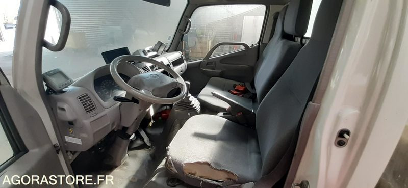TOYOTA 3T/BOM - CF470XX - 2012 / 129 710 KM - Vuilniswagen: afbeelding 5 TOYOTA 3T/BOM - CF470XX - 2012 / 129 710 KM - Vuilniswagen: afbeelding 5