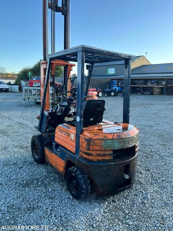 TOYOTA chariot levée libre TOYOTA 025FD18 Diesel - Diesel heftruck: afbeelding 5 TOYOTA chariot levée libre TOYOTA 025FD18 Diesel - Diesel heftruck: afbeelding 5