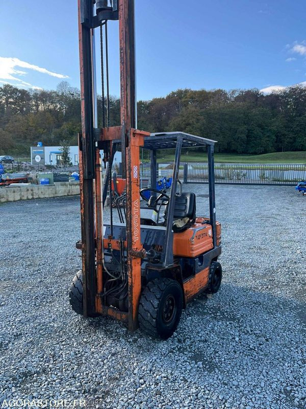 TOYOTA chariot levée libre TOYOTA 025FD18 Diesel - Diesel heftruck: afbeelding 3 TOYOTA chariot levée libre TOYOTA 025FD18 Diesel - Diesel heftruck: afbeelding 3