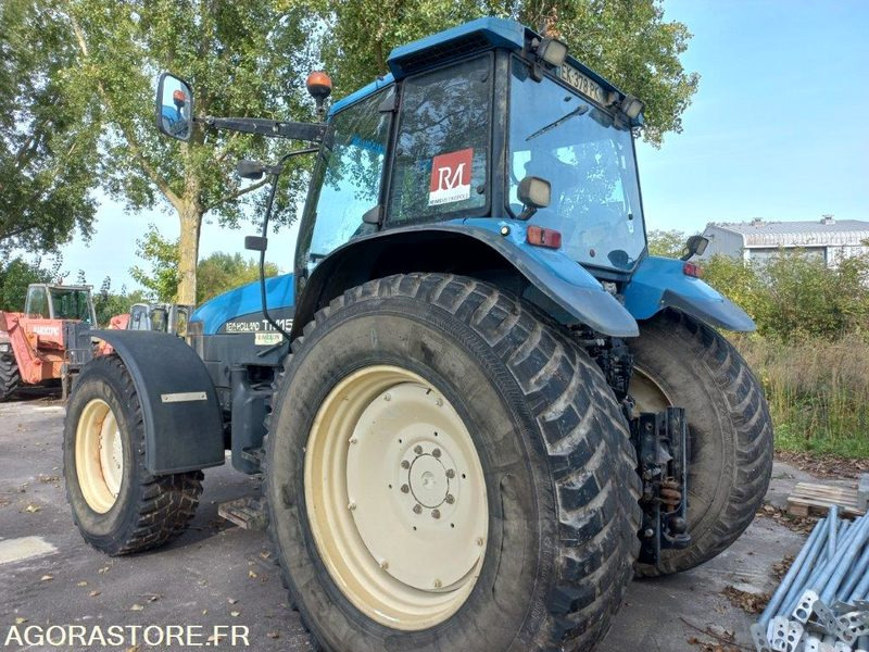 TRACTEUR AGRICOLE NEW HOLLAND EK-378-PK - Tractor: afbeelding 2 TRACTEUR AGRICOLE NEW HOLLAND EK-378-PK - Tractor: afbeelding 2