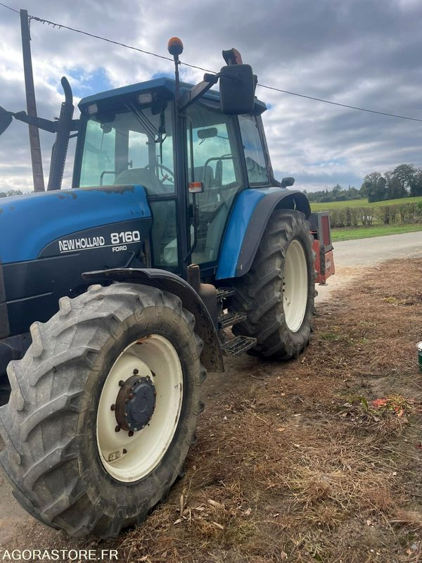 TRACTEUR NEW HOLLAND 8160 RANGE COMMAND - 1999 - 10500h - Tractor: afbeelding 2 TRACTEUR NEW HOLLAND 8160 RANGE COMMAND - 1999 - 10500h - Tractor: afbeelding 2