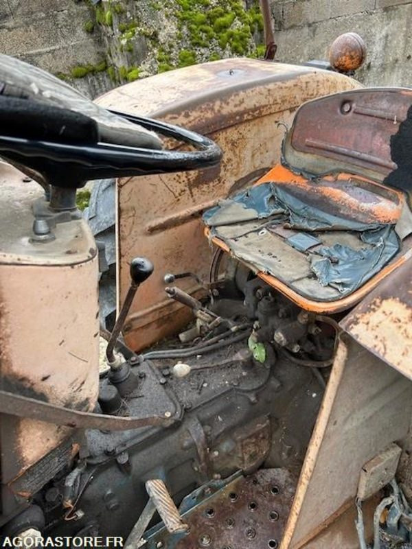 TRACTEUR SOMECA 400 - 3065 HEURES - Tractor: afbeelding 5 TRACTEUR SOMECA 400 - 3065 HEURES - Tractor: afbeelding 5