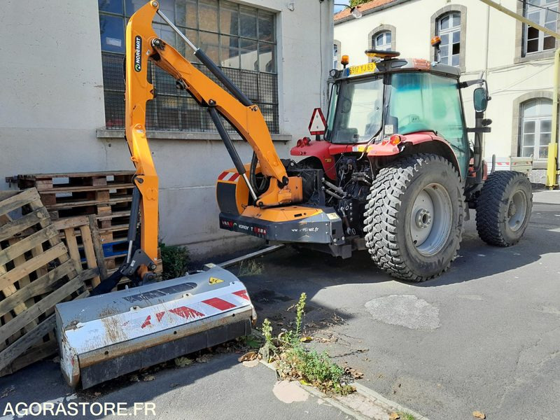 Tracteur Massey Ferguson + broyeur Noremat - Tractor: afbeelding 4 Tracteur Massey Ferguson + broyeur Noremat - Tractor: afbeelding 4