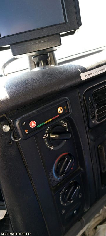 TRACTEUR RENAULT TRUCKS 19T MEC 2002 (VENTE UNIQUEMENT EXPORT) - Trekker: afbeelding 5 TRACTEUR RENAULT TRUCKS 19T MEC 2002 (VENTE UNIQUEMENT EXPORT) - Trekker: afbeelding 5