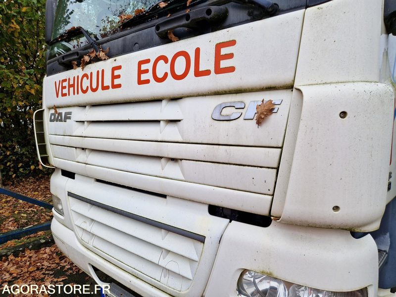 Tracteur DAF CF 85.360 - 2012 -193474 Kms -CN640HC - Trekker: afbeelding 4 Tracteur DAF CF 85.360 - 2012 -193474 Kms -CN640HC - Trekker: afbeelding 4