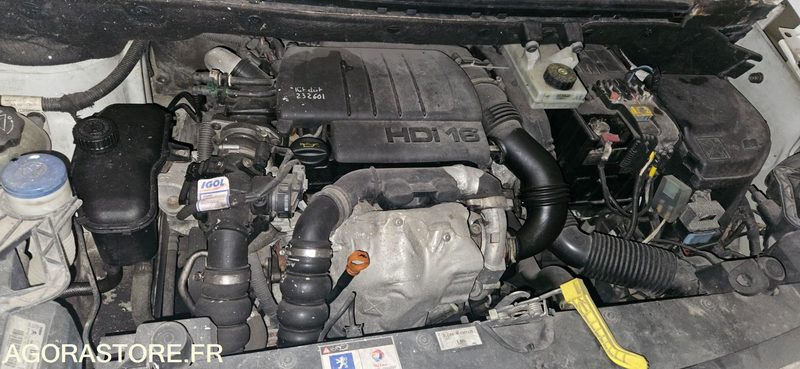 VEHICULE FRIGORIFIQUE PEUGEOT PARTNER AB519FR - Kleine bestelwagen: afbeelding 2 VEHICULE FRIGORIFIQUE PEUGEOT PARTNER AB519FR - Kleine bestelwagen: afbeelding 2